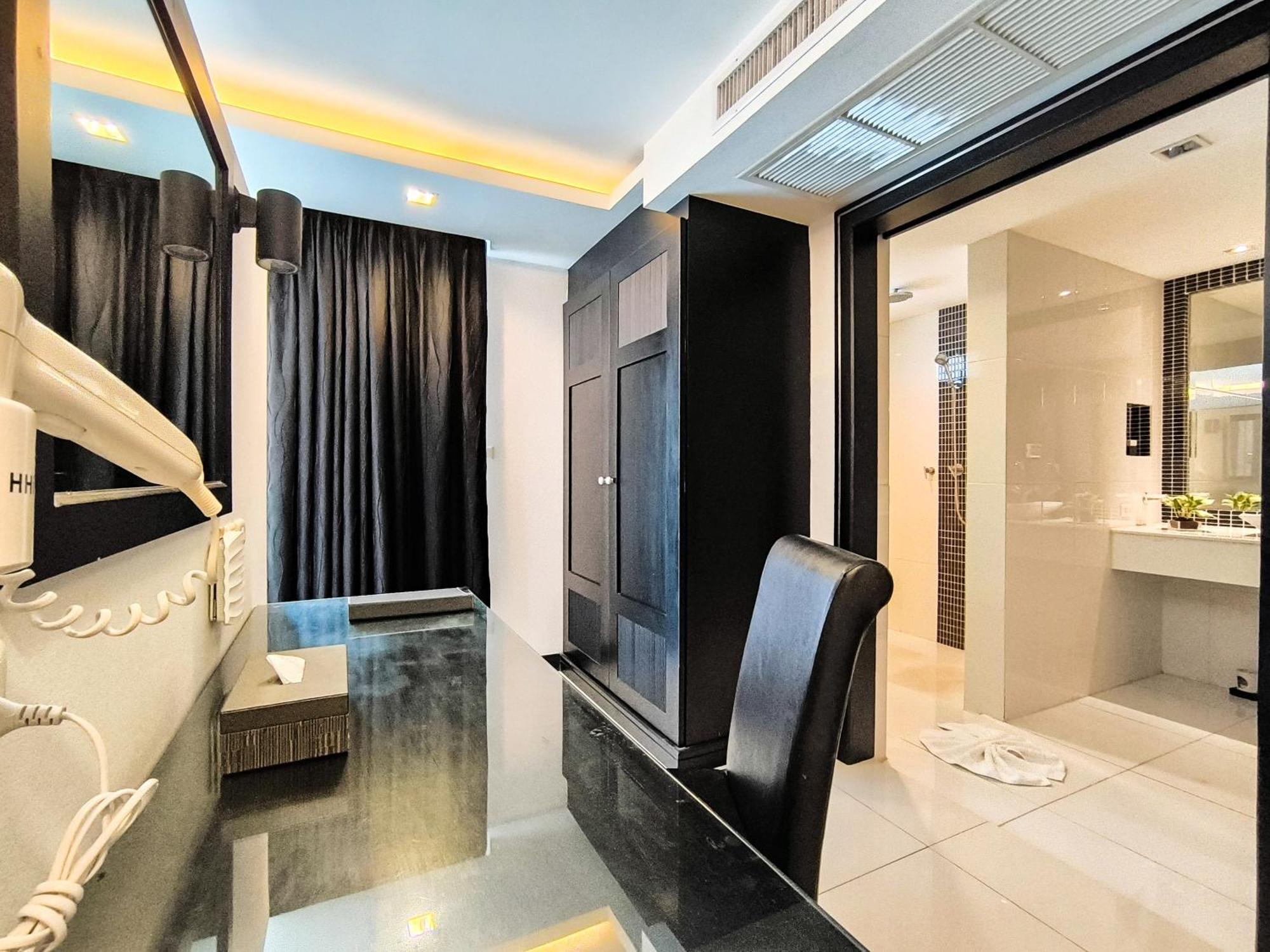 Nova Suites Pattaya By Compass Hospitality Exterior foto