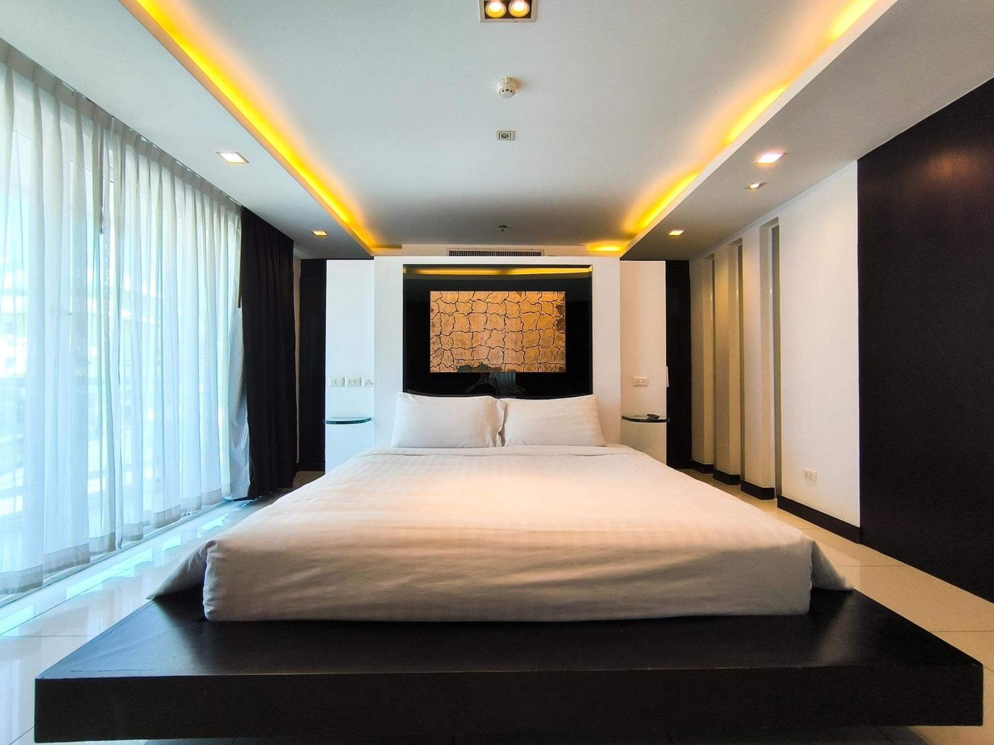 Nova Suites Pattaya By Compass Hospitality Exterior foto